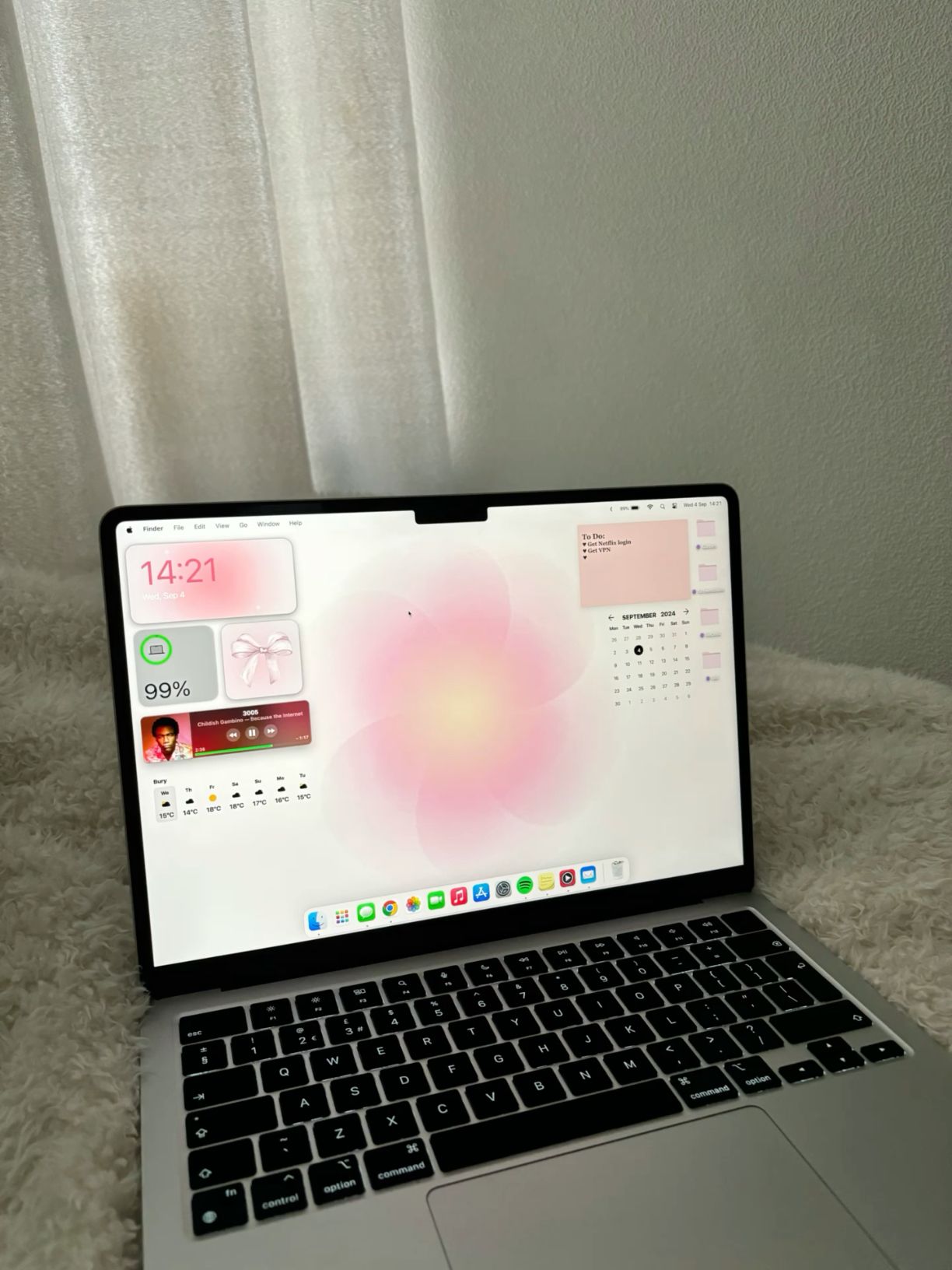 Macbook Air homescreen